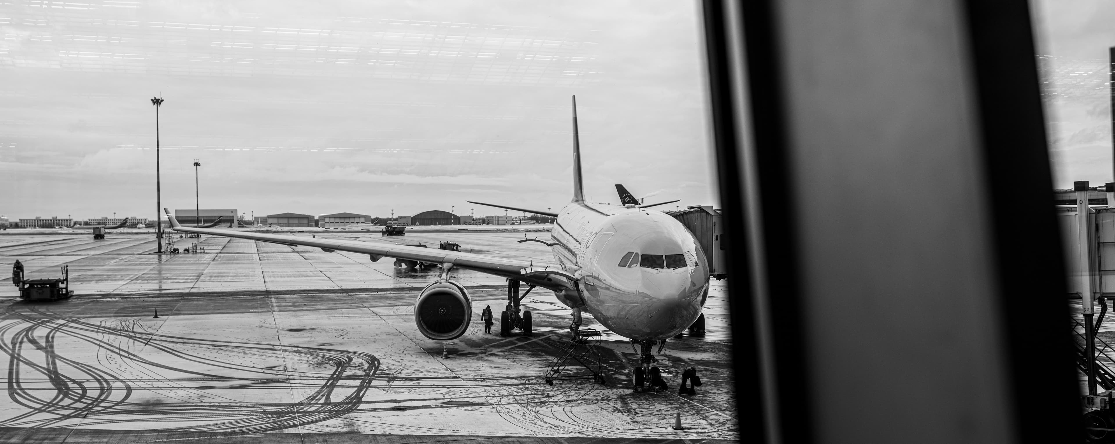 Modern Air Travel - Premium Flight Experience